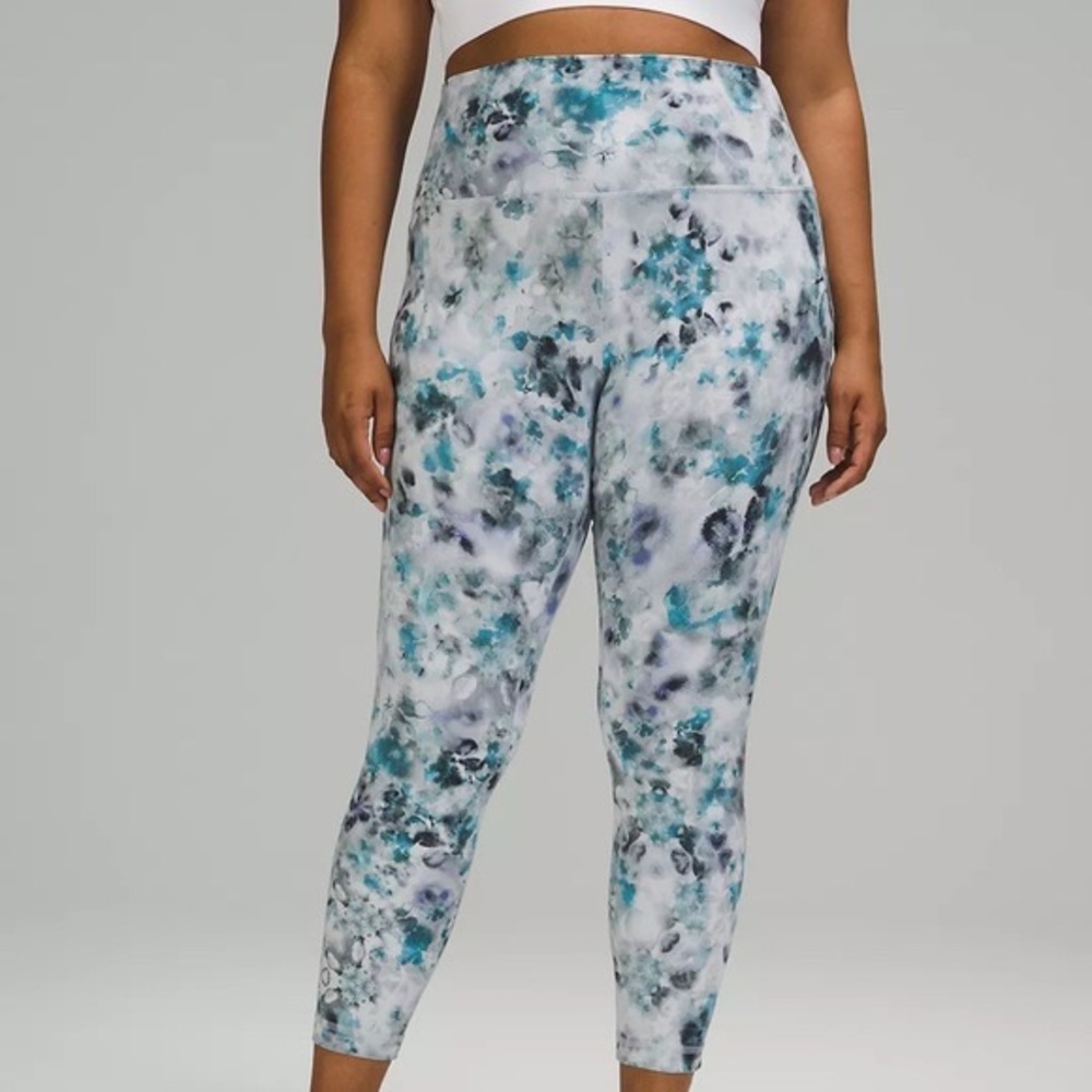 NWT Lululemon Align 25” size 8 🦄